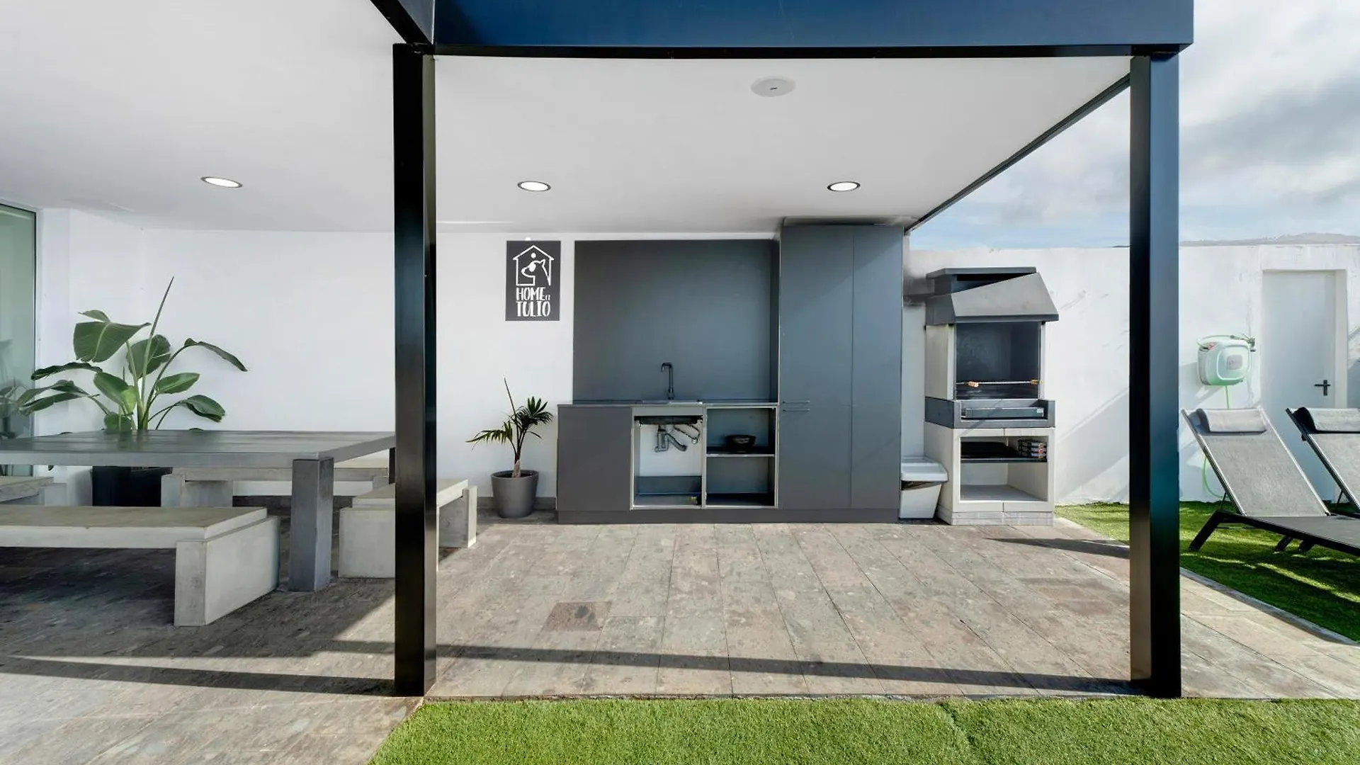 אדחה Villa Tulio Homme 2